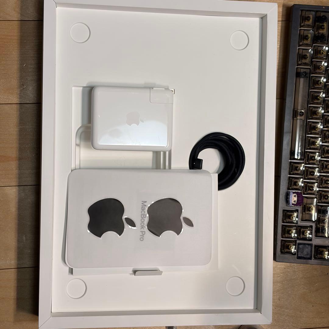 新品同様 MacBook Pro 16インチ M3 Pro 18GB 512GB