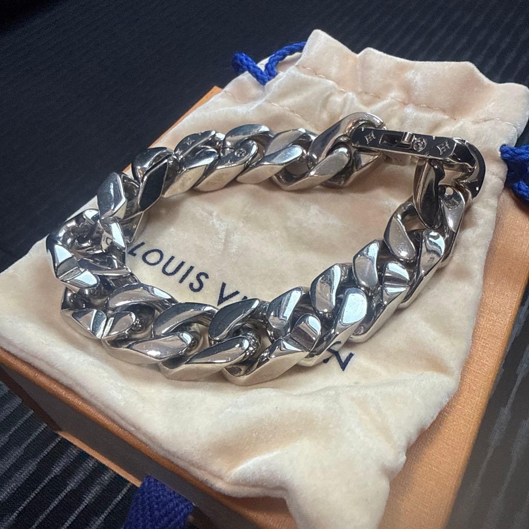Louis Vuitton シルバーチェーンブレスレット