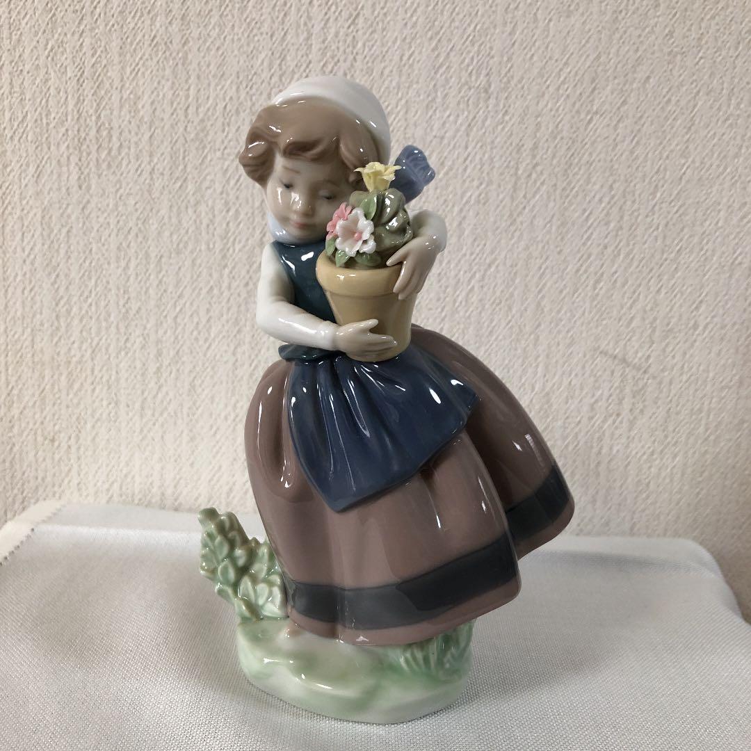 リャドロの人形