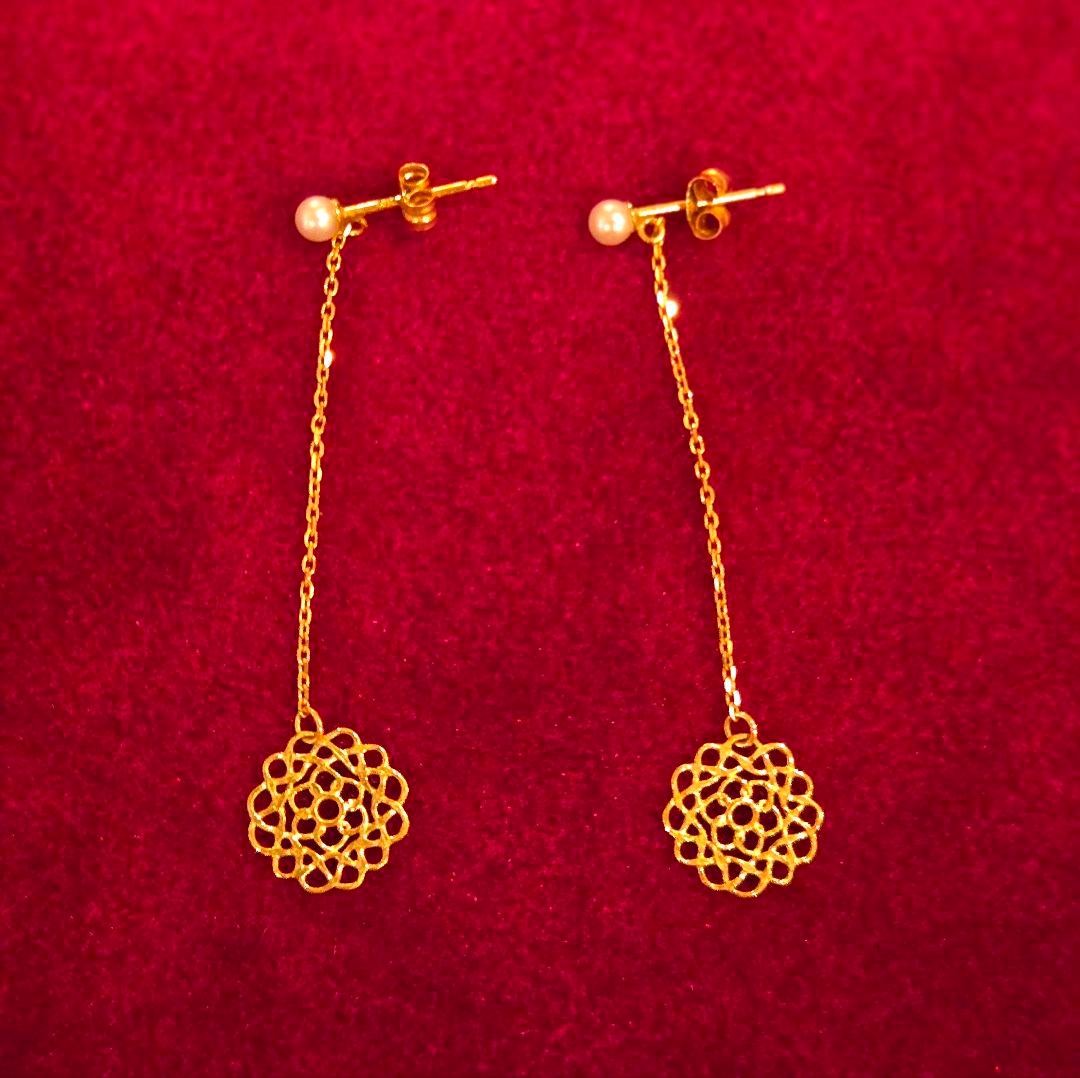 ゴールド フラワーモチーフ ロングピアス