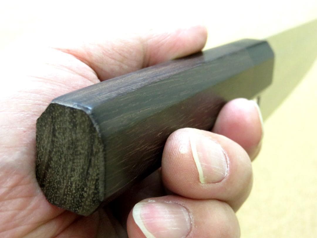 関の刃物 牛刀 180mm ダマスカス 45層 鎚目鍛造 肉 魚 野菜 両刃包丁