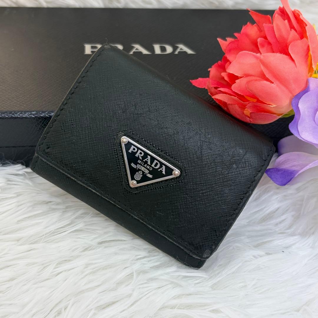 美品✨️プラダ 三つ折り財布 三角ロゴ レザー サフィアーノ ブラック