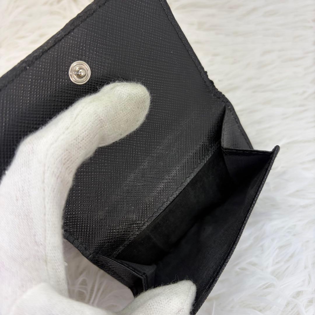 美品✨️プラダ 三つ折り財布 三角ロゴ レザー サフィアーノ ブラック