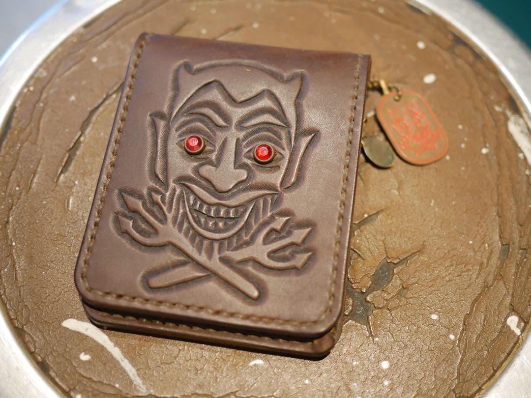 WEIRDOウィアード レザーハーフウォレット　DEVIL