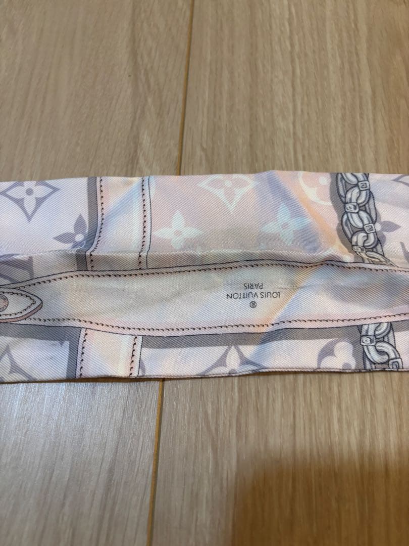 LOUIS VUITTON スカーフ ホワイト・グレー