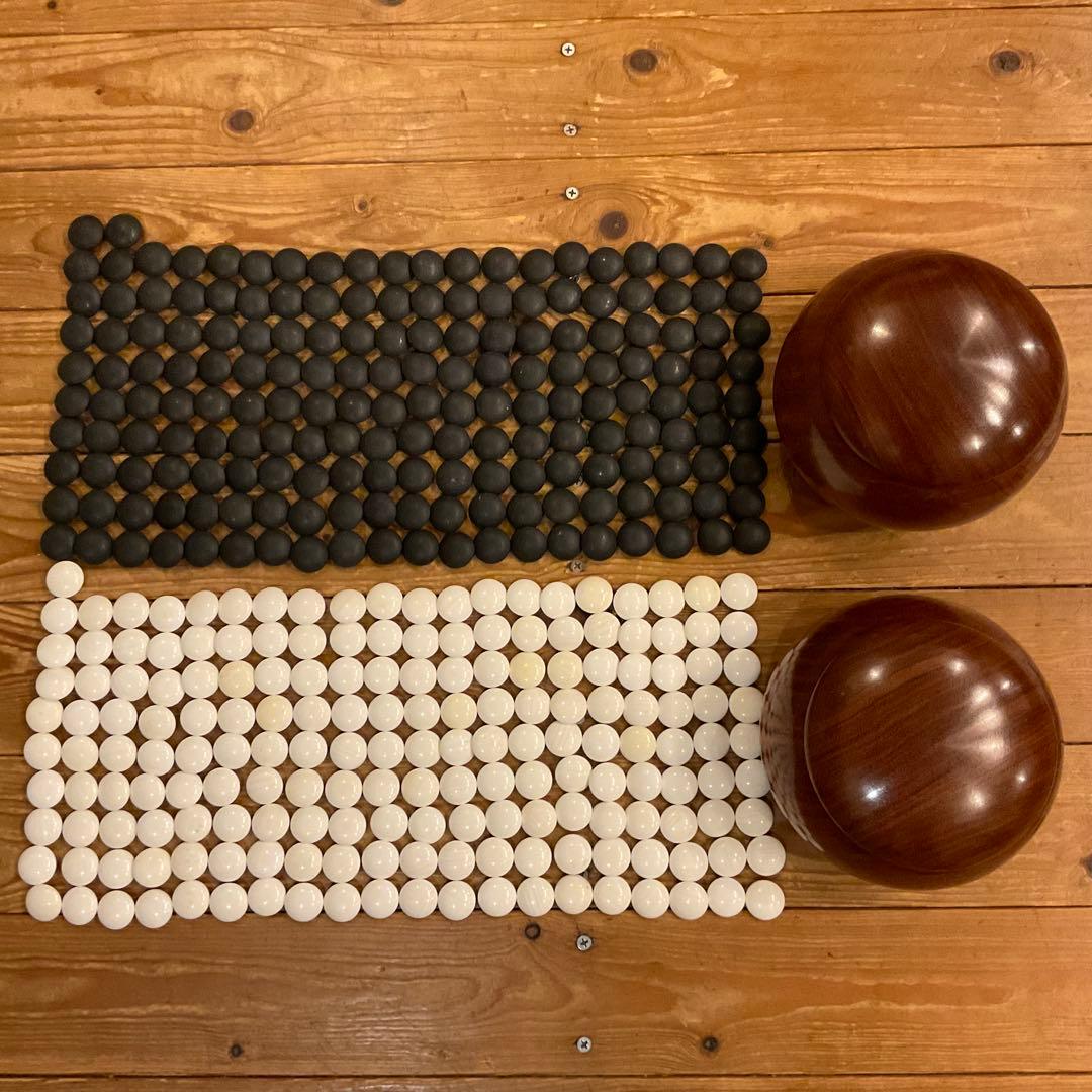 美品！囲碁セット【高級碁盤、碁石36号、特大碁笥】脚付 蛤 那智黒 碁盤 ヘソ付