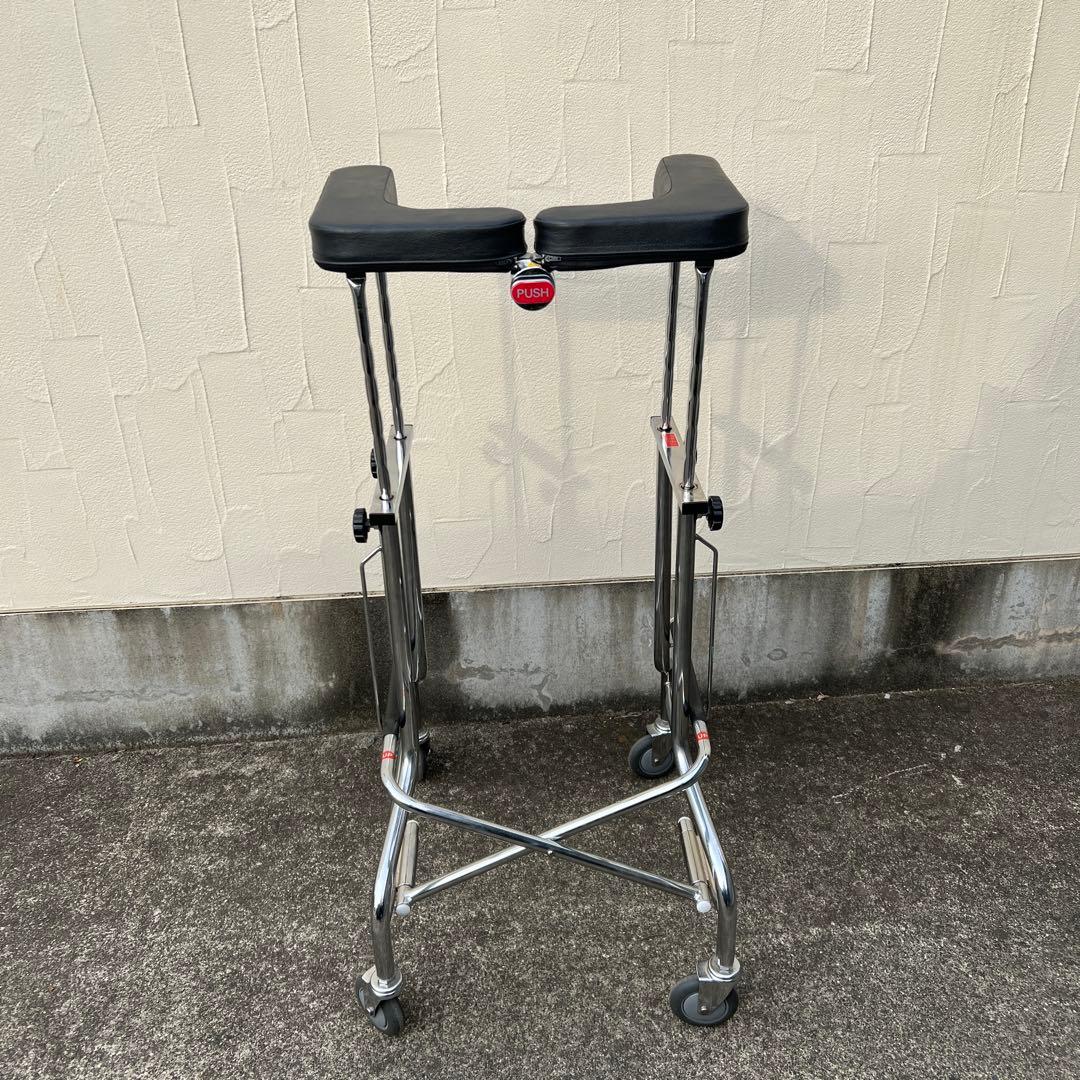 折りたたみ式歩行器 4キャスター付き