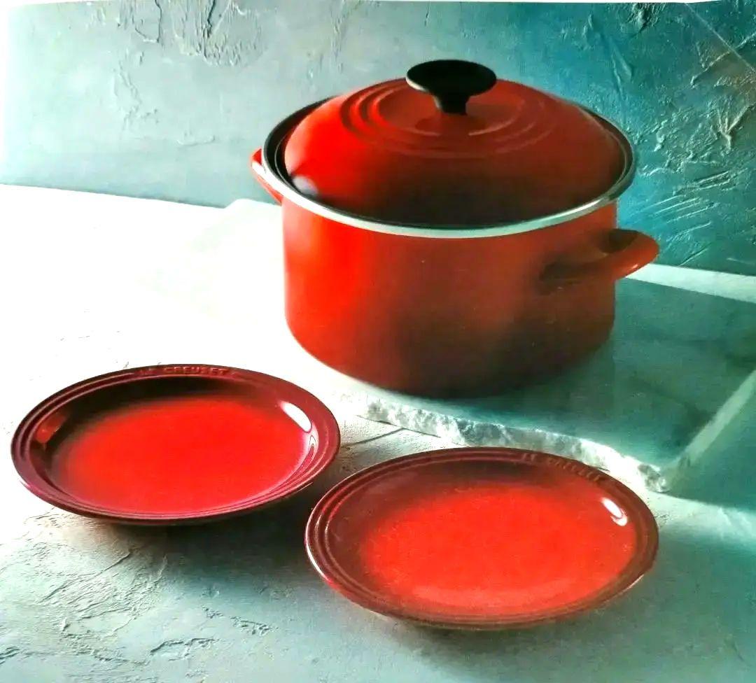 【特価✨️新品3点】ル・クルーゼEOSキャセロール＆ラウンドプレート(赤)