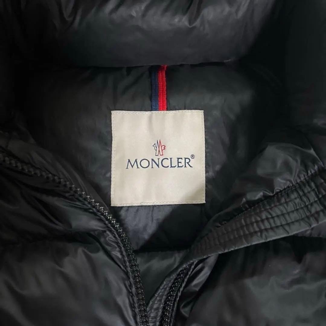 MONCLER モンクレール　ブラック ダウンフード付き