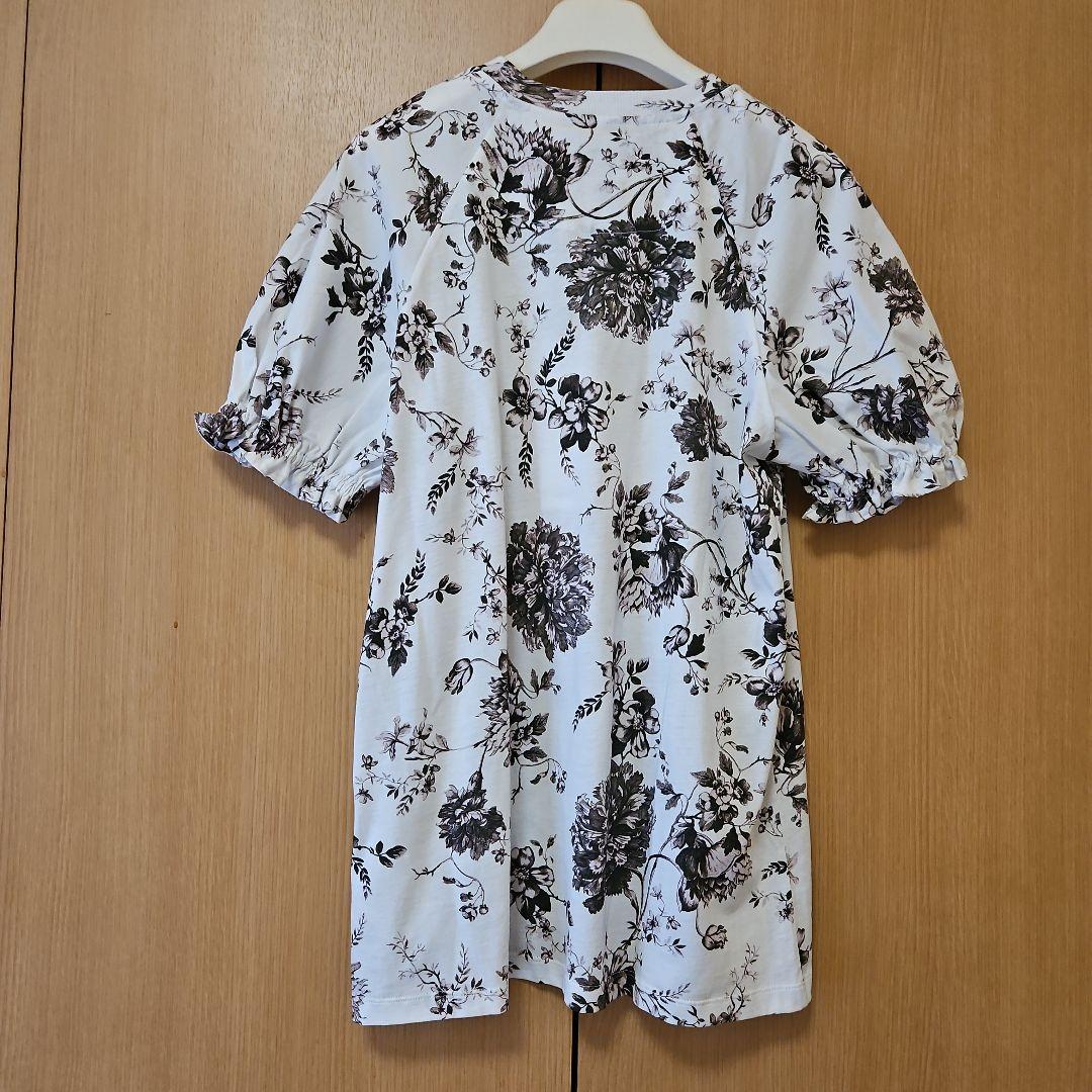 新品未使用　ERDEM フラワープリント 半袖トップス　パフスリーブ