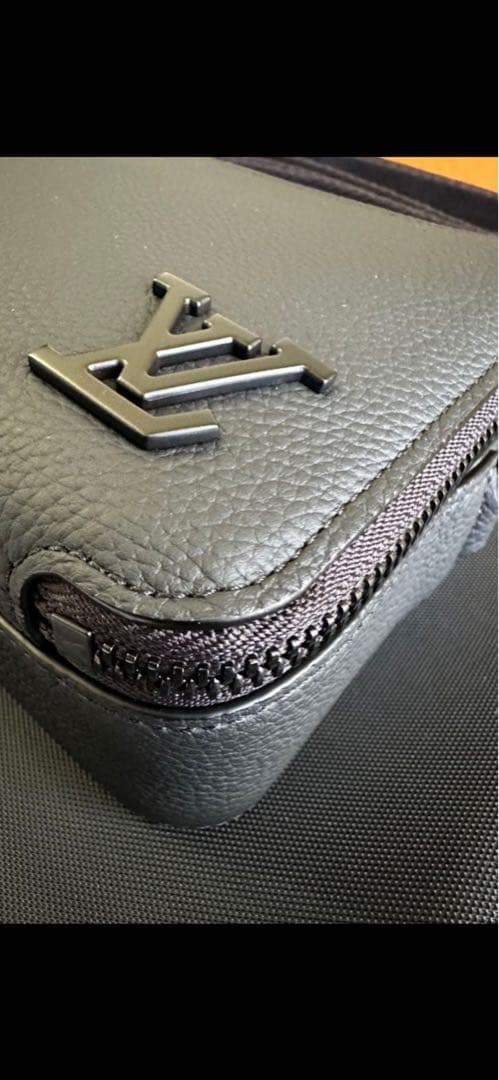 K⭐︎【未使用級極美品】LOUIS VUITTON アルファ・ウェアラブル