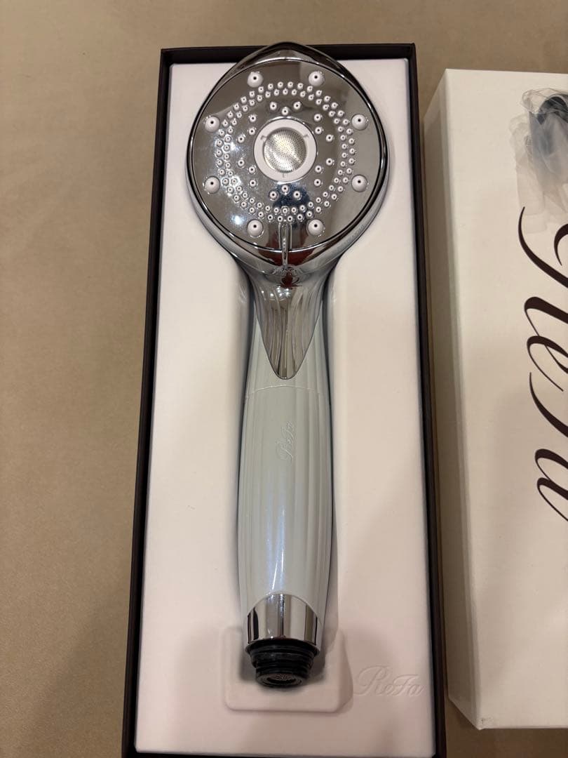 ReFa 多機能シャワーヘッド　フィルターカートリッジ付【期間限定値下げ中】