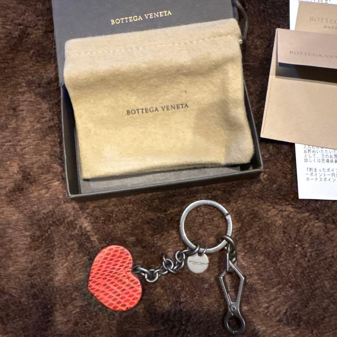 日本正規ブティックBottega Veneta ハートキーリング　美品