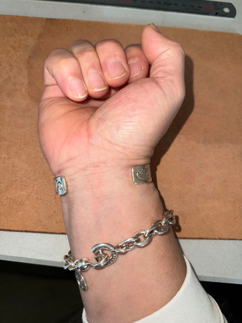 ファーストアローズ　バングル