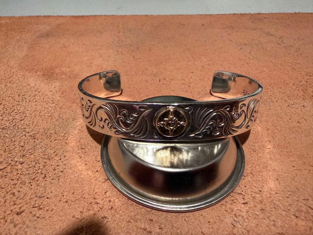 ファーストアローズ　バングル