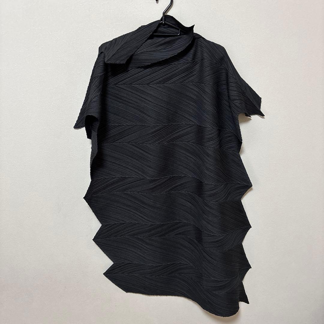 ISSEYMIYAKE ブラック　シャーリング　プリーツ　変形　薄手　カットソー