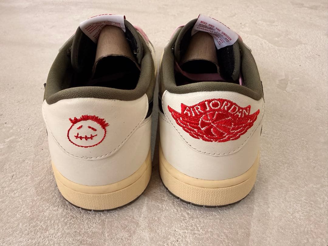 NIKE トラビススコット エアジョーダン1