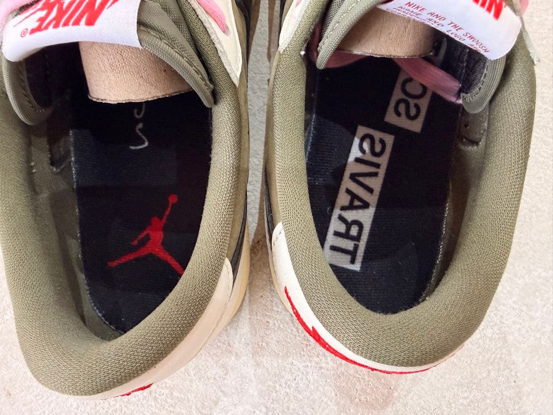 NIKE トラビススコット エアジョーダン1