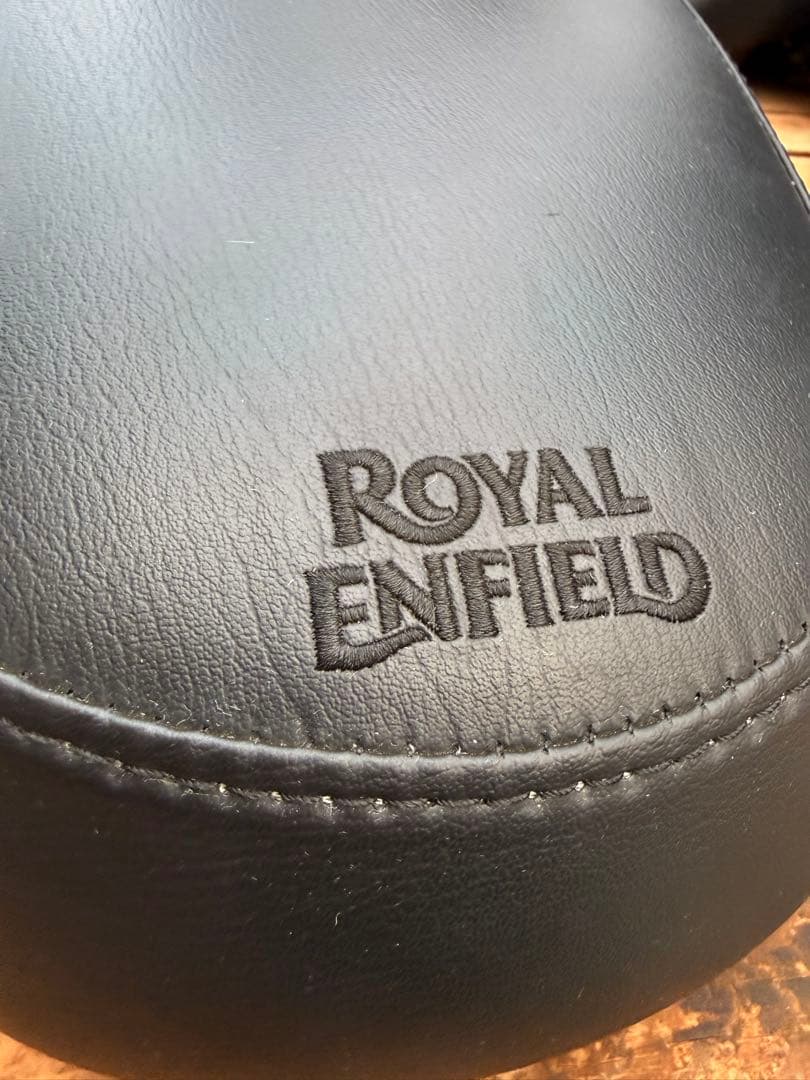  Enfield ハンター350用 アンコ抜き純正シート