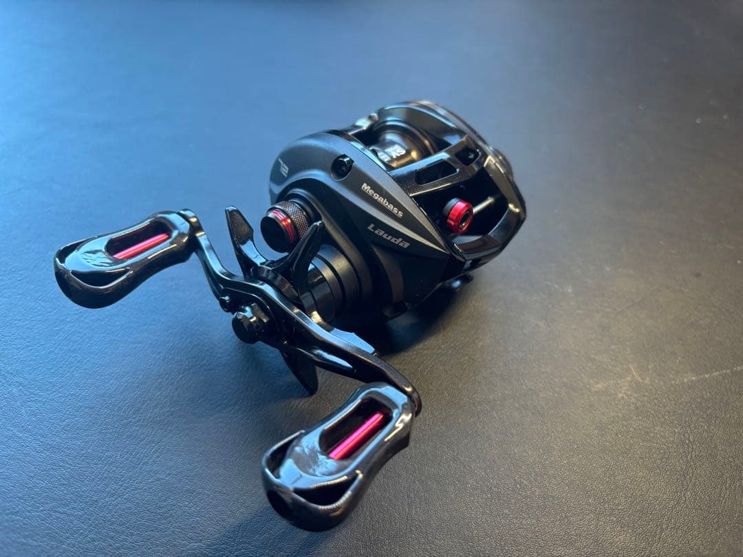 リール Lauda72 RIGHT MEGABASS REEL