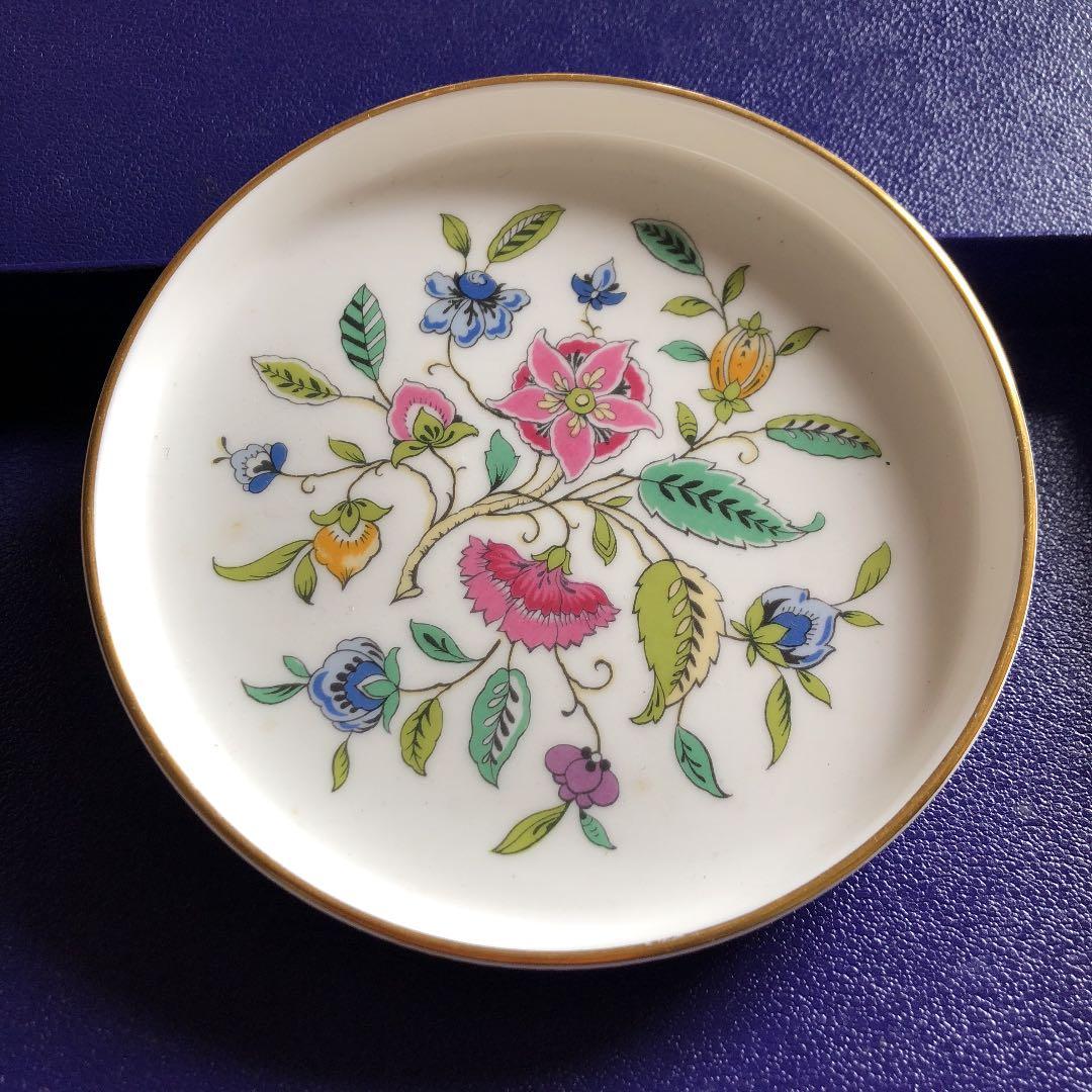 いちご　ロイヤルドルトンMINTONハドンホール