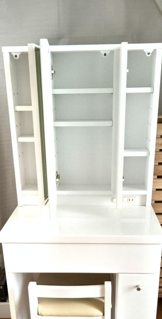 本日限り　最終価格　三面鏡ドレッサー　鏡台　コンセント付き　完成品　椅子無し