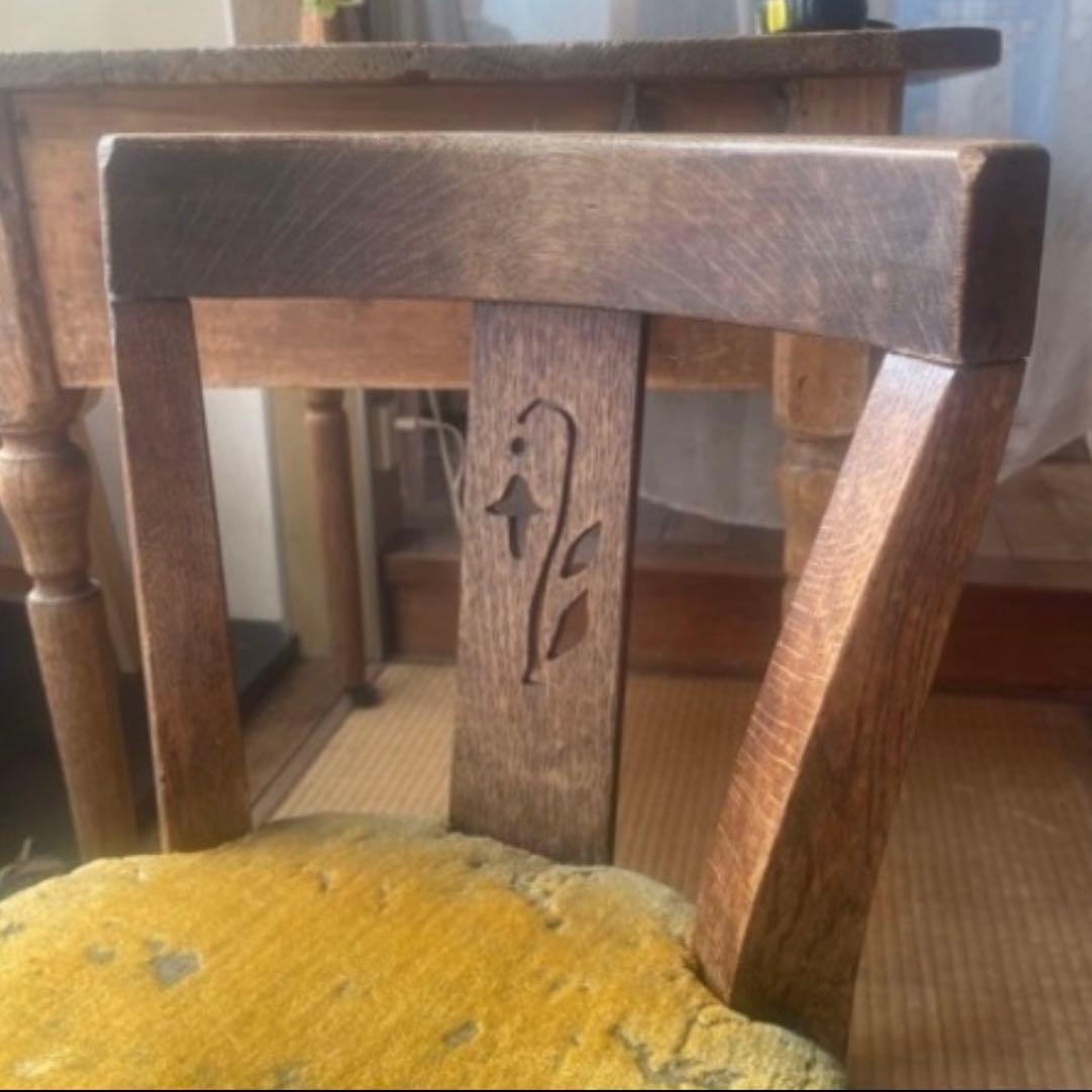 アンティーク　木製イエロー座面の椅子