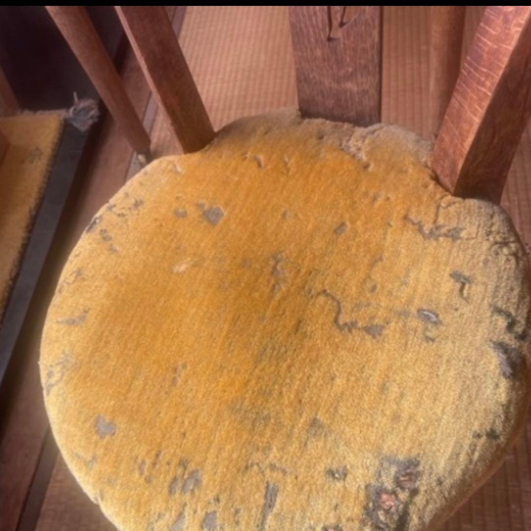 アンティーク　木製イエロー座面の椅子