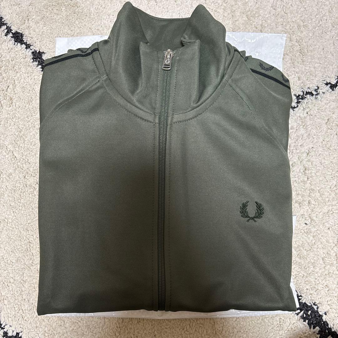 Fred Perry オリーブ ジップアップジャケット