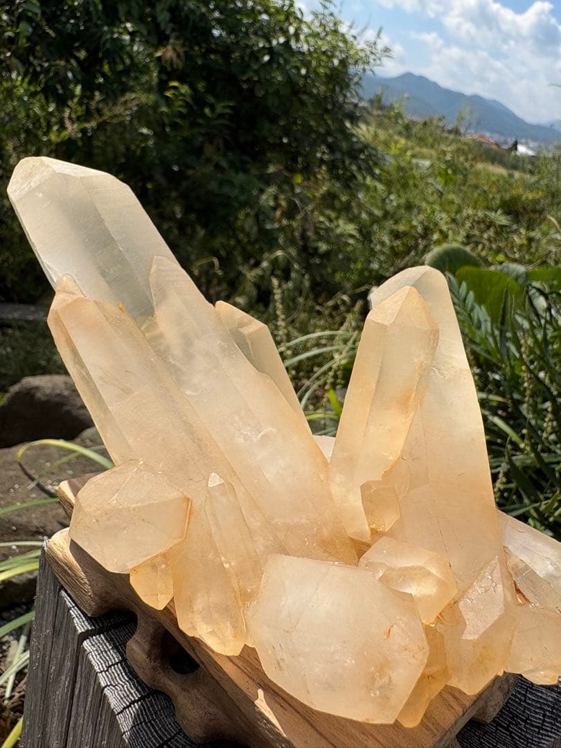 ❗️買い得❤️底岩無し　0.5kg 形良く　はいパワー　極みの逸品　クラスター　水晶