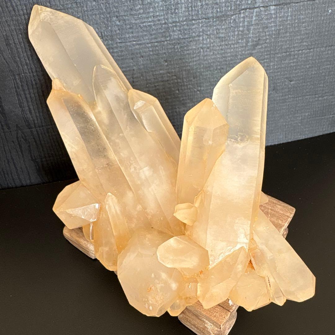 ❗️買い得❤️底岩無し　0.5kg 形良く　はいパワー　極みの逸品　クラスター　水晶