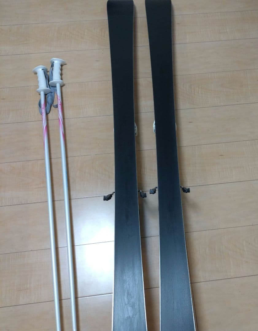 SALOMON　ジュニアスキー板140センチ　バインディング　ストック　セット