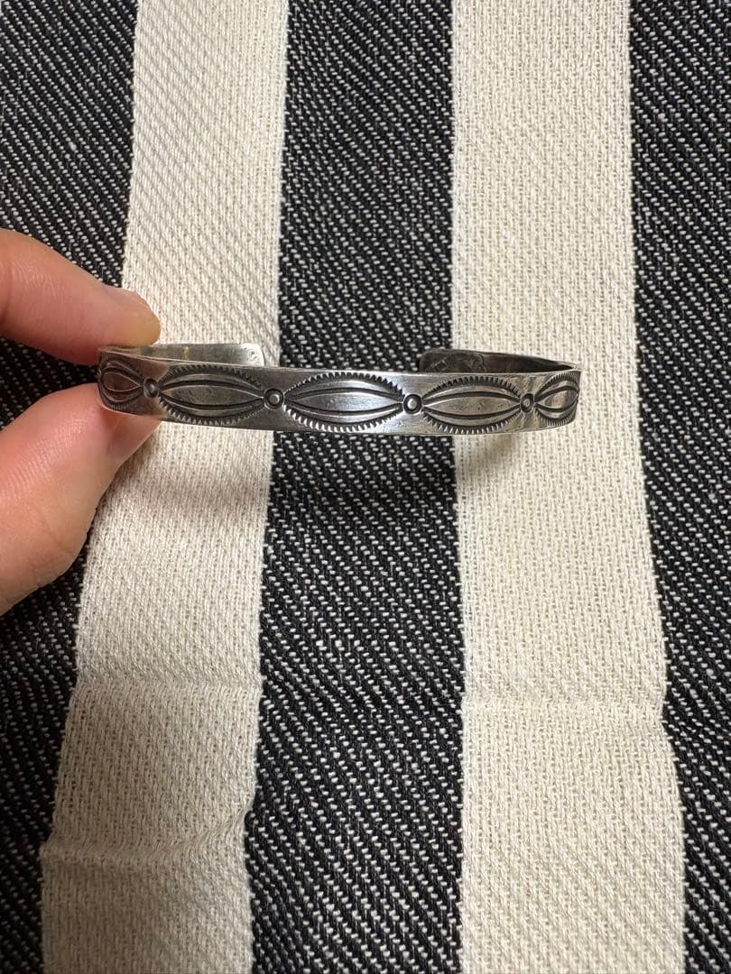 インディアンジュエリー　ナバホ　アーノルドグッドラック　AG バングル