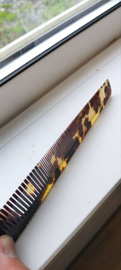 理容櫛　マル作　本鼈甲仕上げ櫛　欠けあり