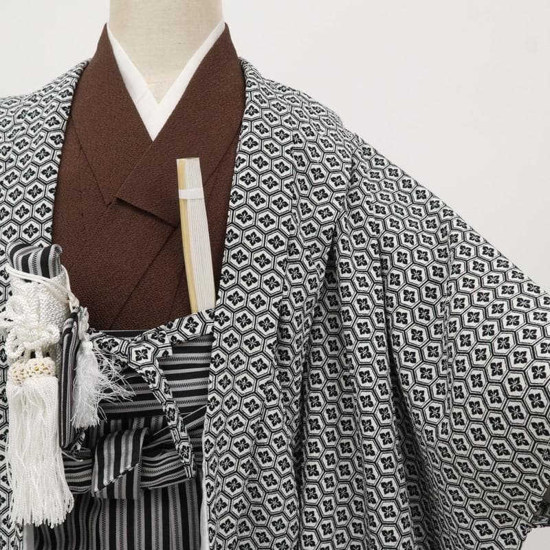 七五三羽織袴セット＊男の子5歳 亀甲に花菱 白黒茶色 着物 化繊 9RC13