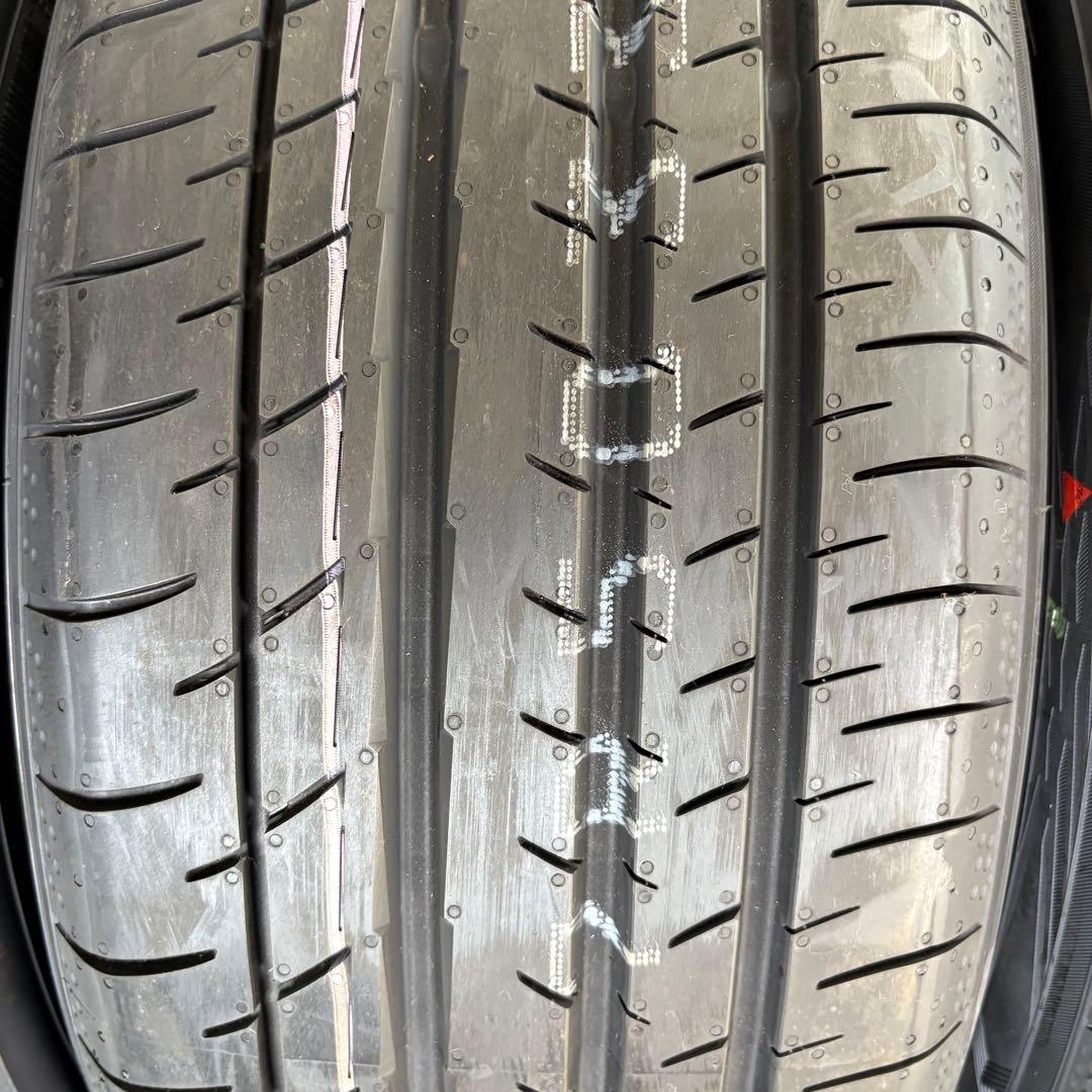 未使用品215/45R17 YOKOHAMA 4本　2022年製造