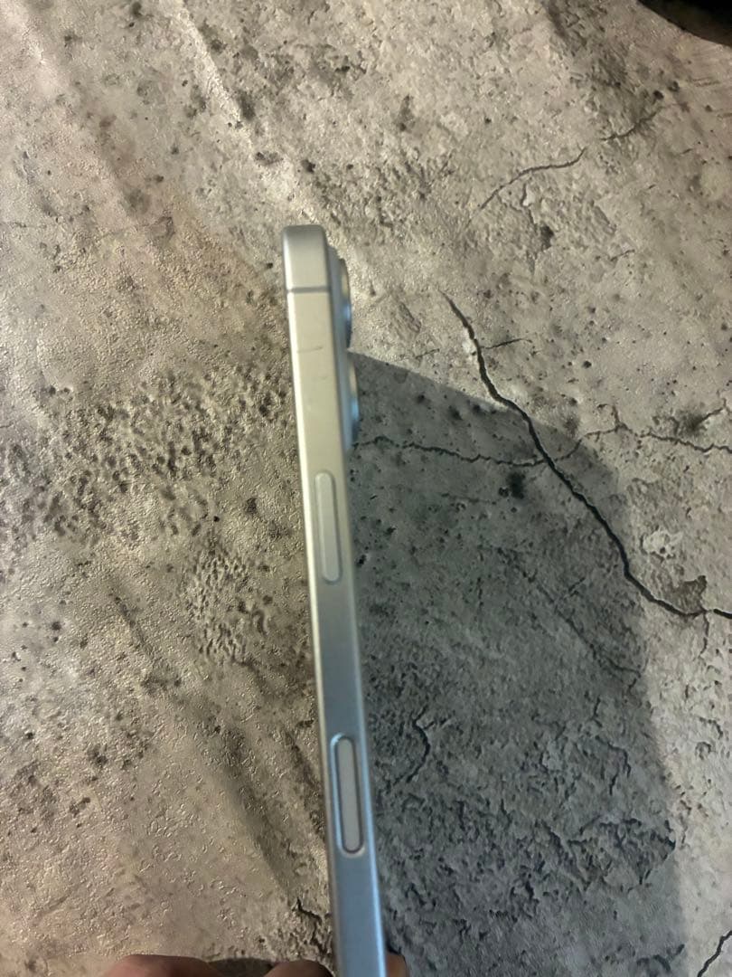 iPhone16 本体　256 美品　スマートフォン本体