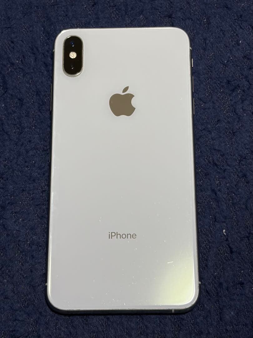 Apple iPhone XS MAXシルバー　64GB　本体のみ