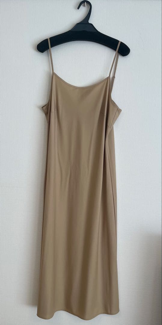 新品未使用　グレースコンチネンタル　フラワープリントボウタイ付ワンピ　38サイズ