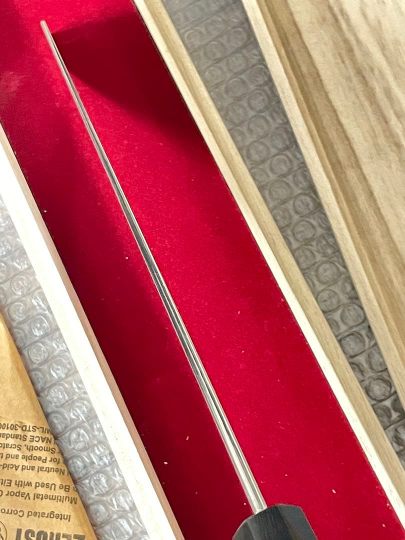 日本国内生産　新品未使用　包丁　切付　水焼　富士山　鏡面　黒檀八角柄　木箱付