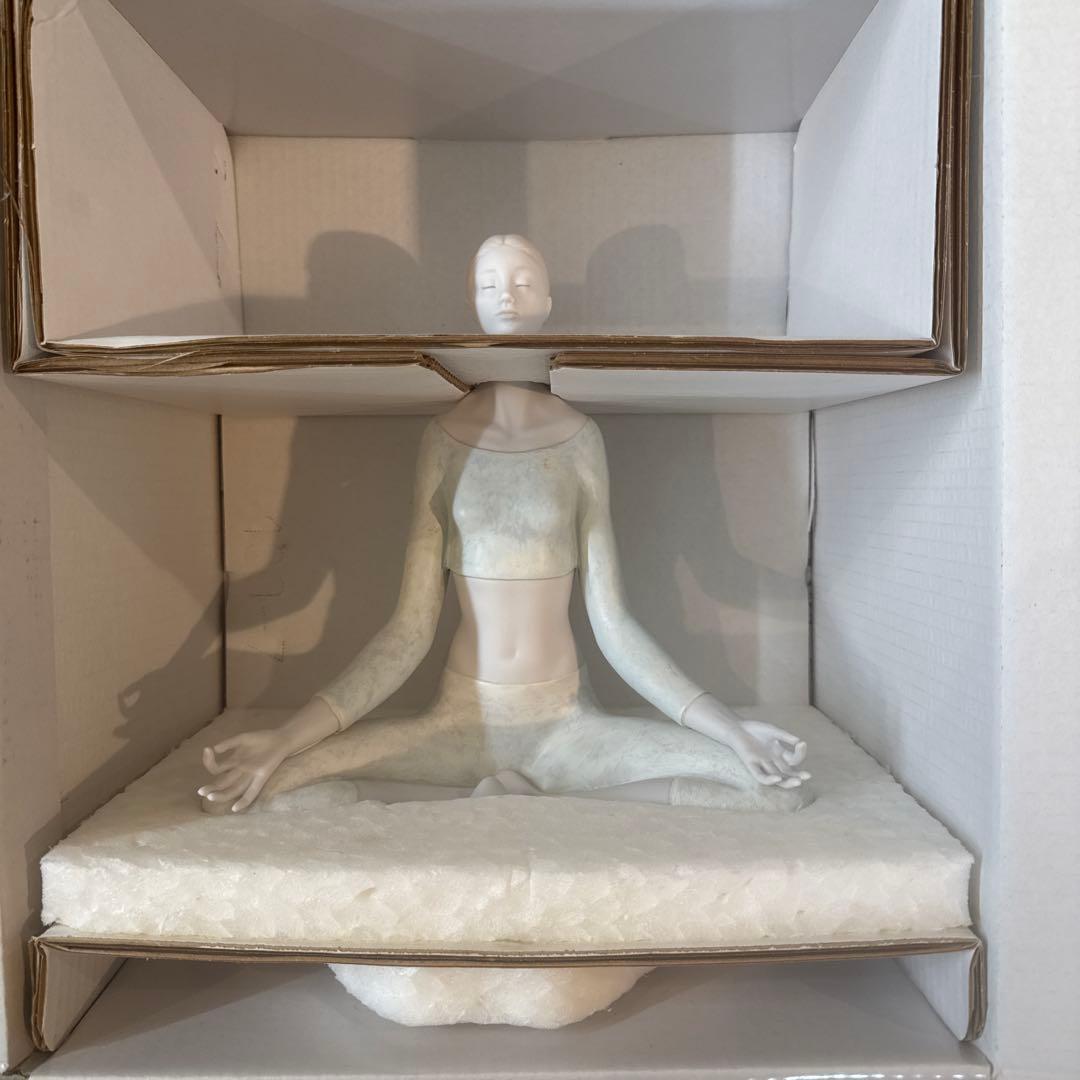 リヤドロ　『yoga Ⅰ 』