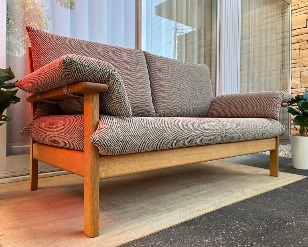 飛騨産業　チグサ　2人掛けソファ　キツツキ　26万　レッドオーク材 モダン　高級