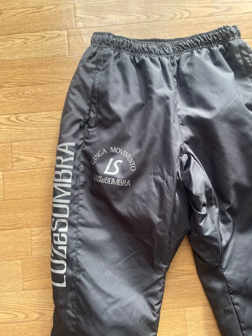 美品⭐︎ルースイソンブラ暖かい上下セット⭐︎Mサッカーフットサル中綿ブラック