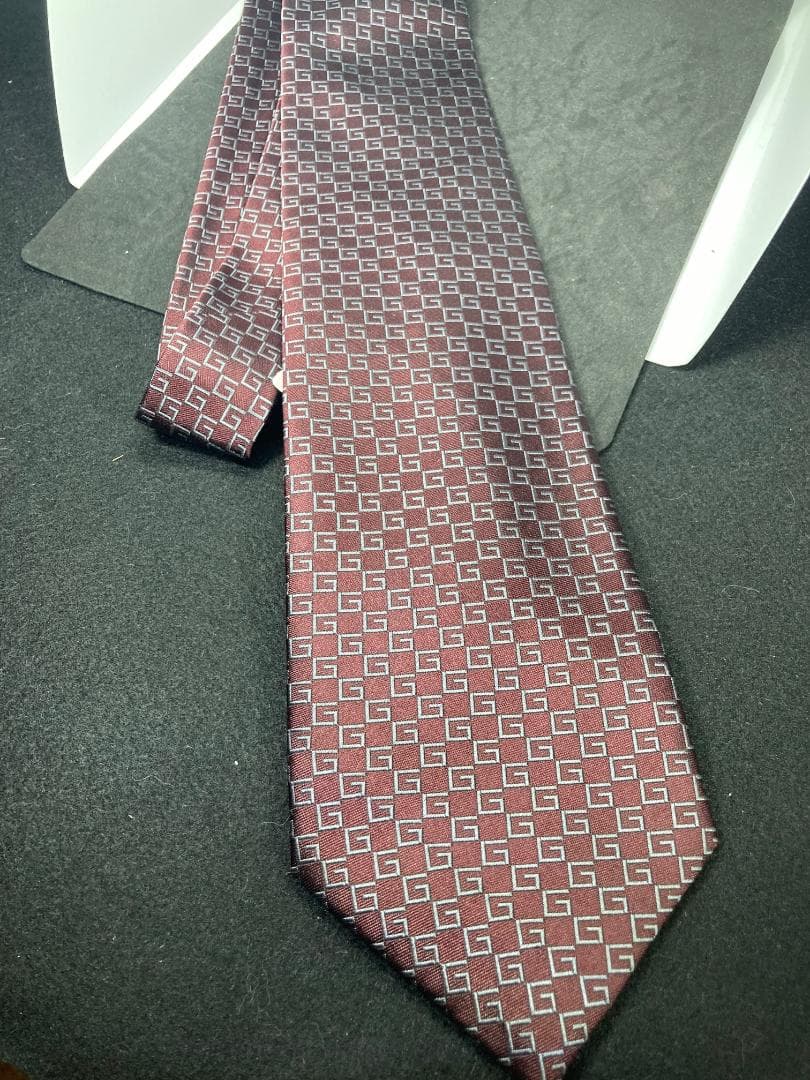グッチ　ネクタイ　Gロゴ　赤茶色