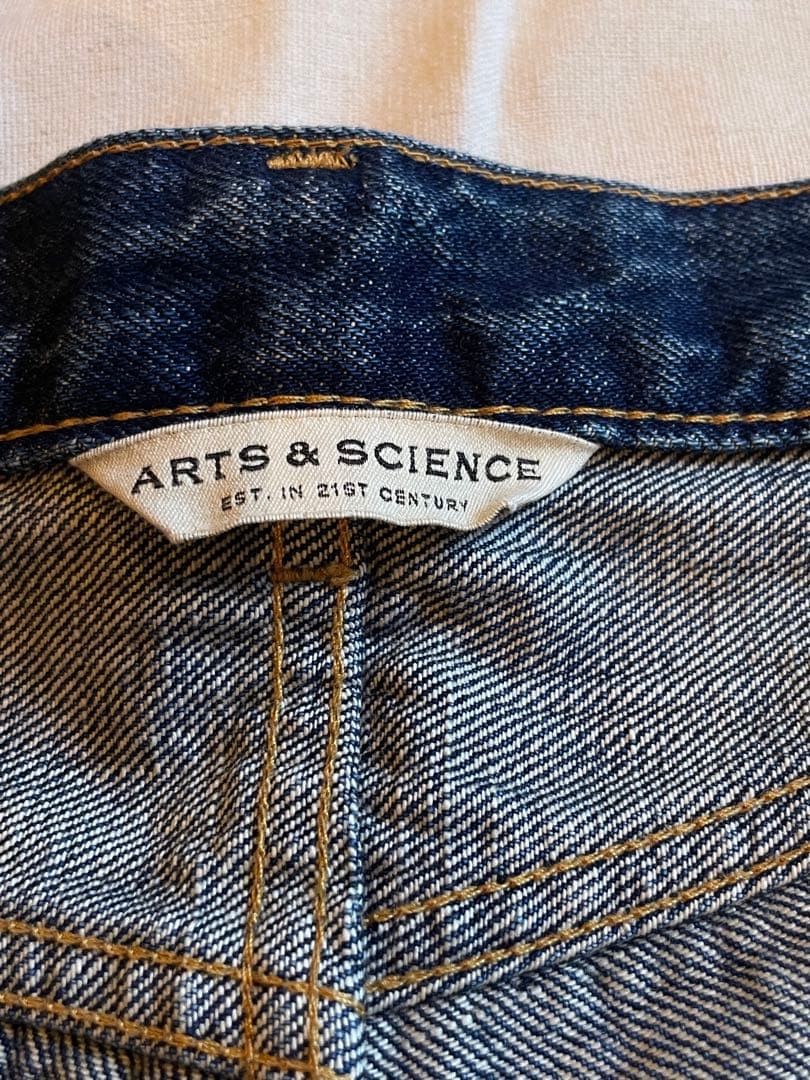 美品　アーツ&サイエンス　ストレートデニム ブルー