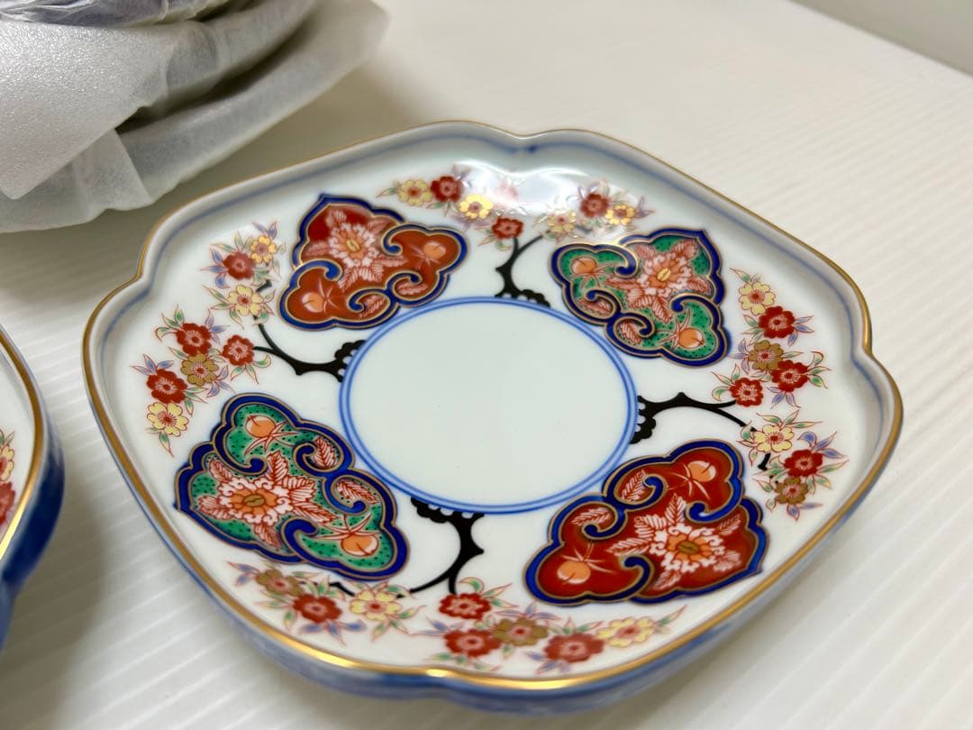 有田焼　其泉窯　四方木甲桜花文 銘々皿　5枚　金彩　盛皿　染錦桜花紋