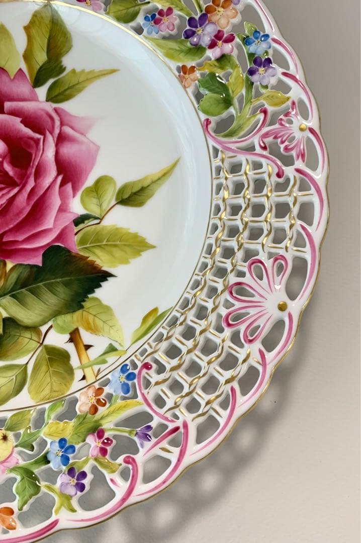 【HEREND】薔薇　プレート　ピアス