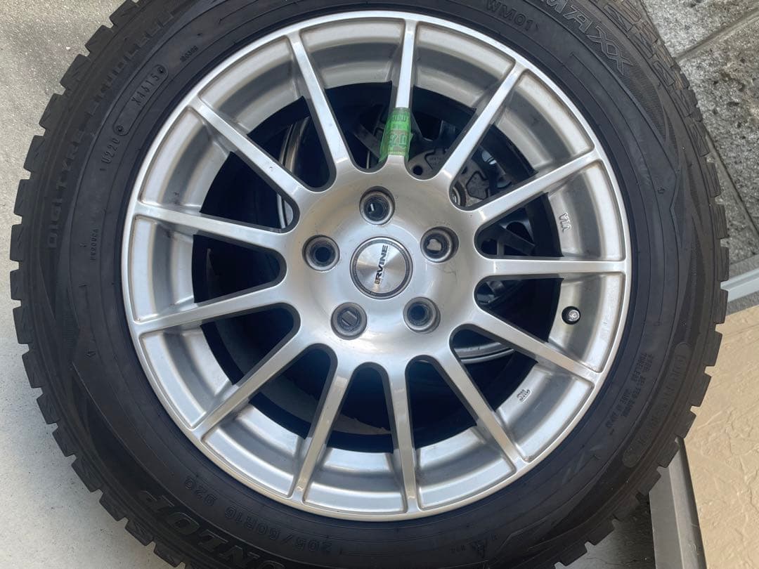 スタッドレス　205/60R16 920