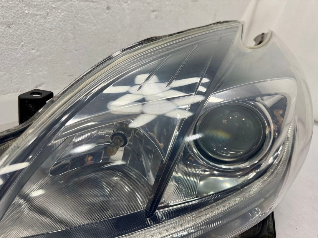 プリウス ZVW30 30 後期 S純正 HID ヘッドライト 左右セット