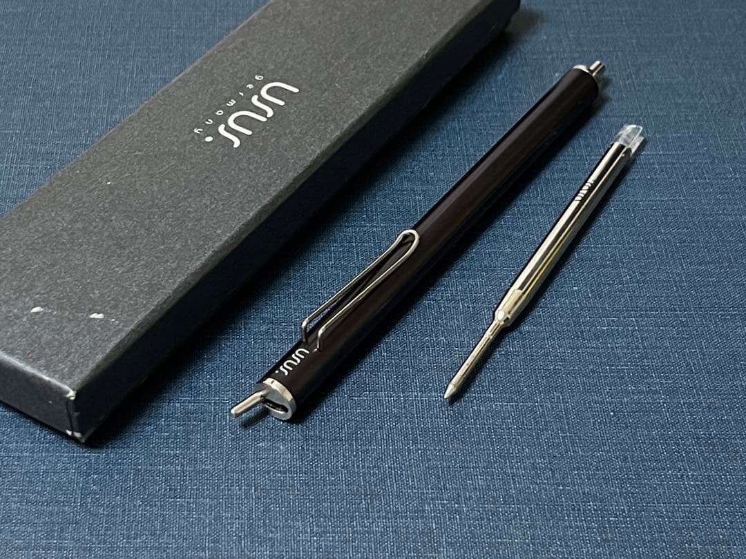 usus pi ブラック 黒　ブラック　ボールペン